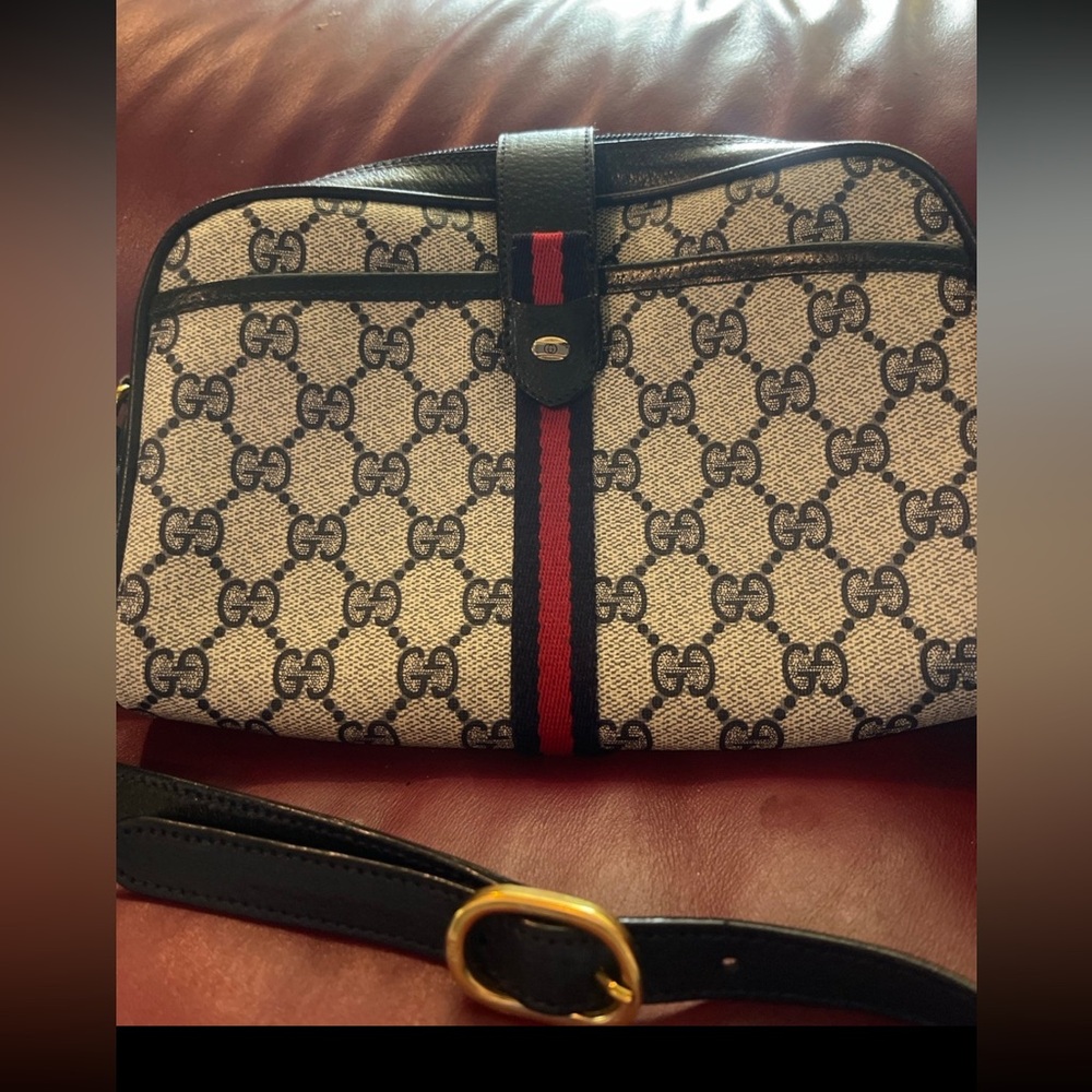 Vintage Gucci purse with red dust bag